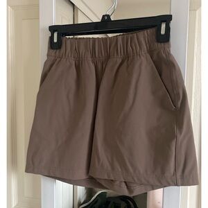 Aritzia The Group Babaton Weekender Shorts XS